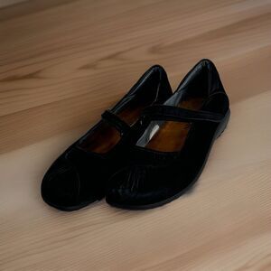 Naot Mary Jane Comfort Black Suede Leather Trim Size 38 (7-7.5)